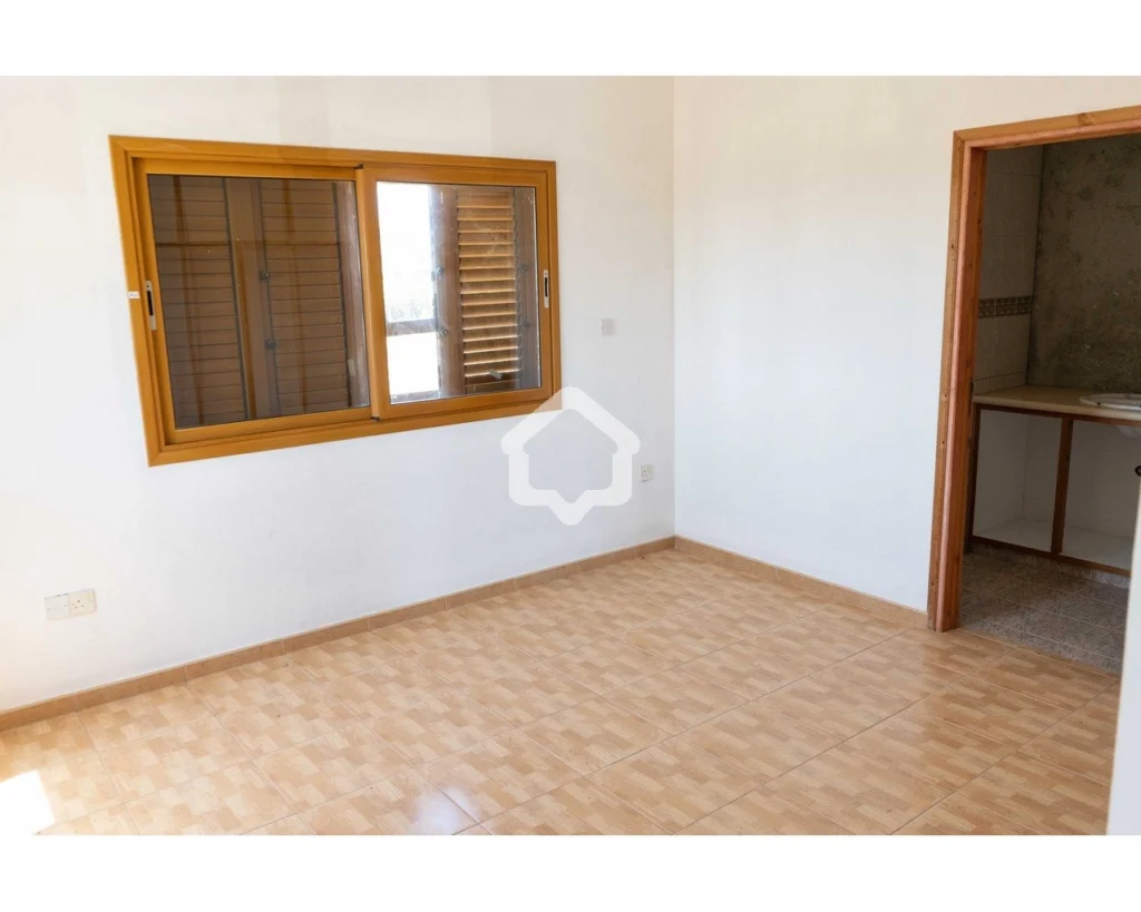5 Bedroom House for Sale in Pegeia, Paphos District