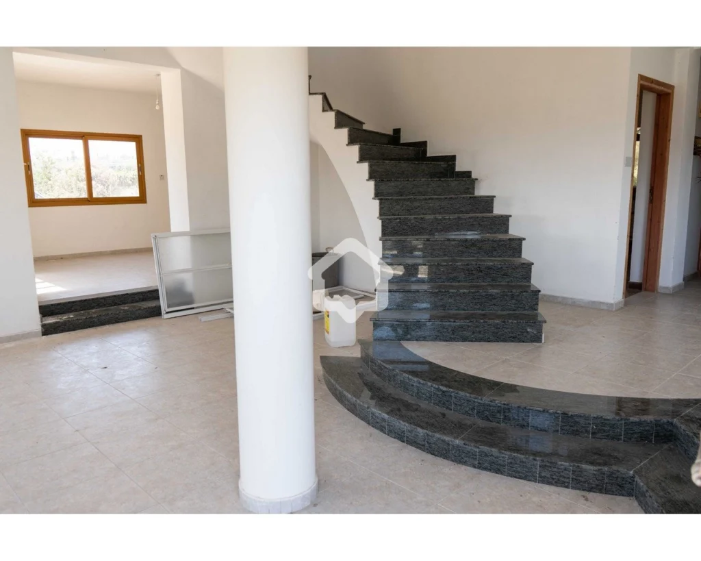 5 Bedroom House for Sale in Pegeia, Paphos District