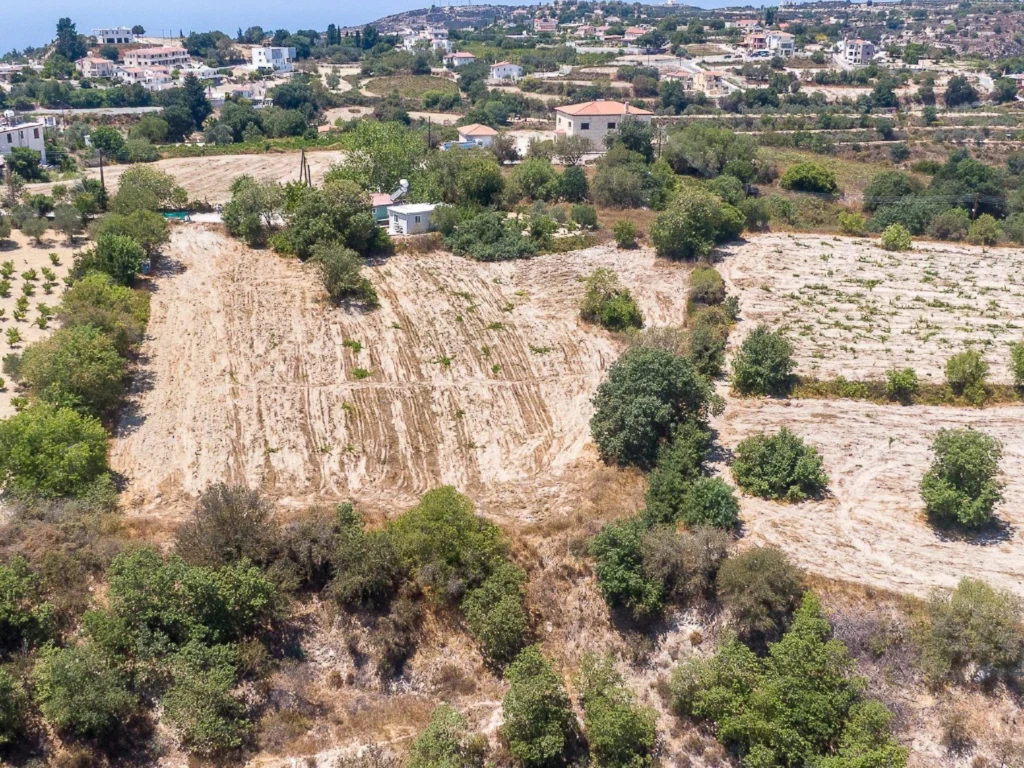 1,673m² Plot for Sale in Tsada, Paphos District