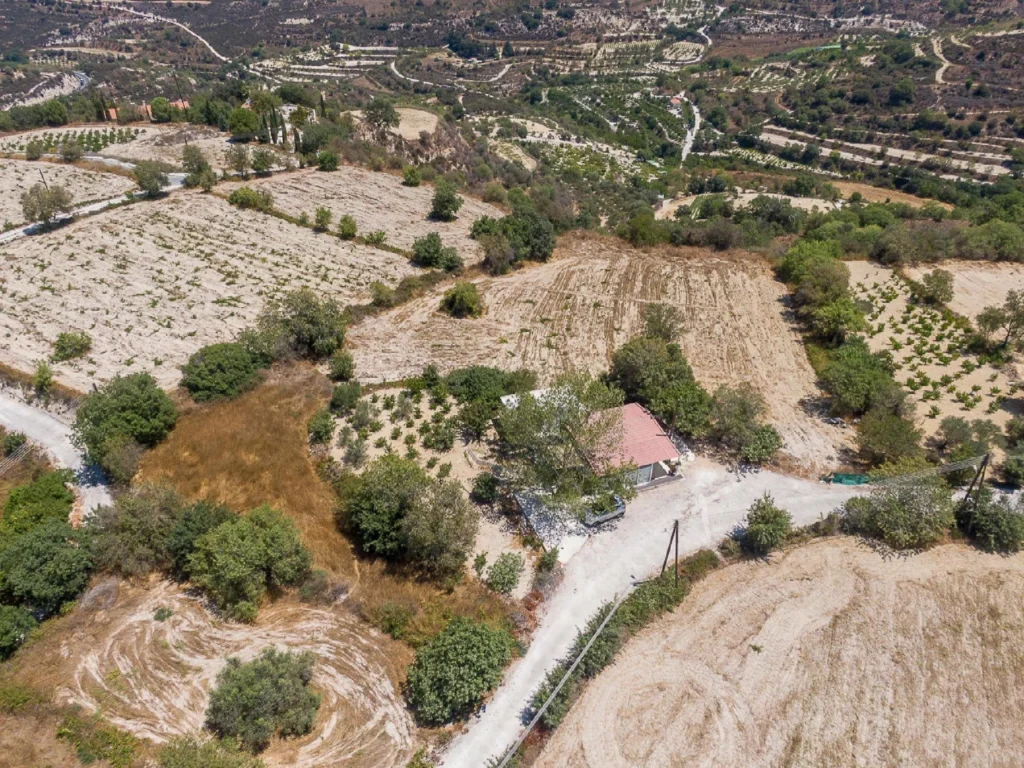 1,673m² Plot for Sale in Tsada, Paphos District