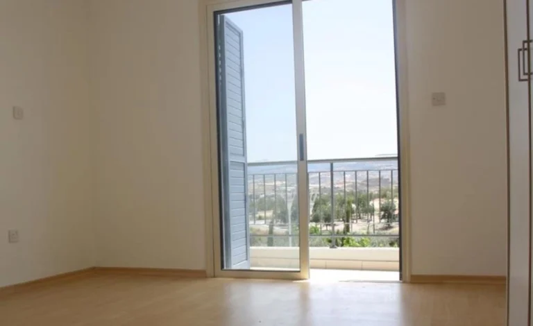Cheap Houses and Villas for Sale Paphos up to 300000 euro