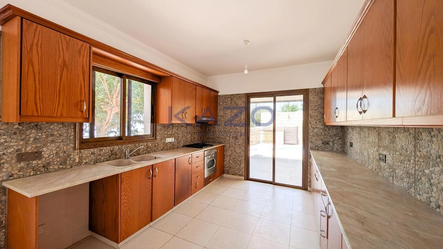 4 Bedroom House for Sale in Ineia, Paphos District