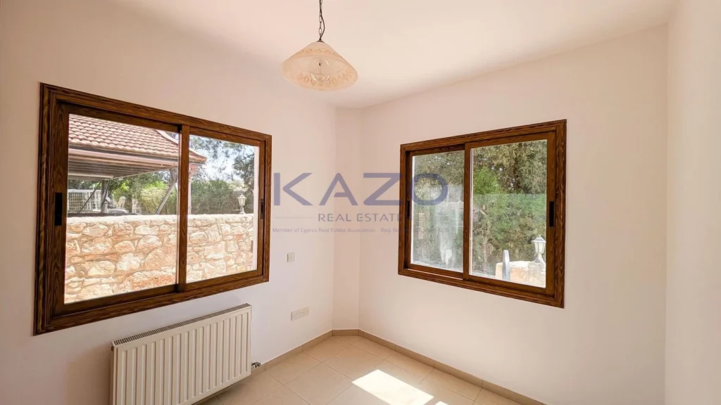 4 Bedroom House for Sale in Ineia, Paphos District