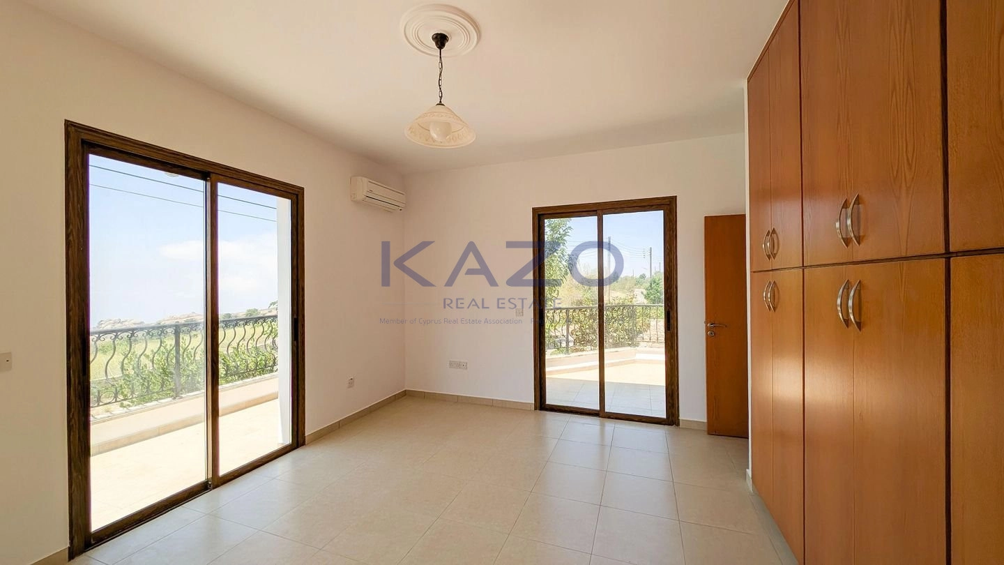 4 Bedroom House for Sale in Ineia, Paphos District
