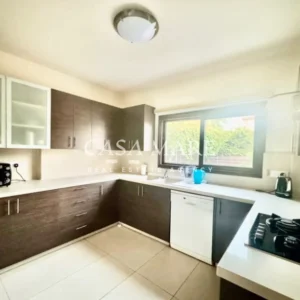 5 Bedroom House for Sale