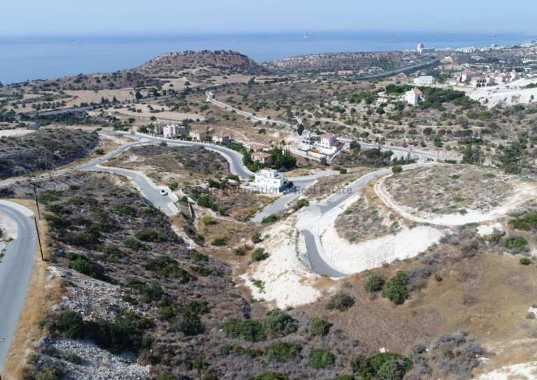 5,600m² Plot for Sale in Agios Tychonas, Limassol District