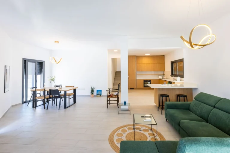 4 Bedroom House for Sale in Limassol – Kapsalos