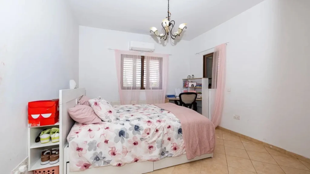 5 Bedroom House for Sale in Kiti, Larnaca District