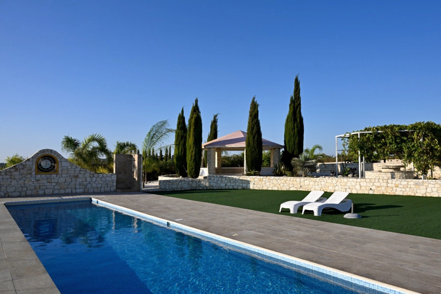 5 Bedroom House for Sale in Kathikas, Paphos District