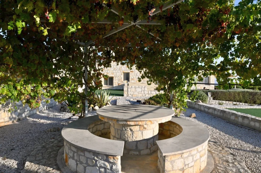 5 Bedroom House for Sale in Kathikas, Paphos District