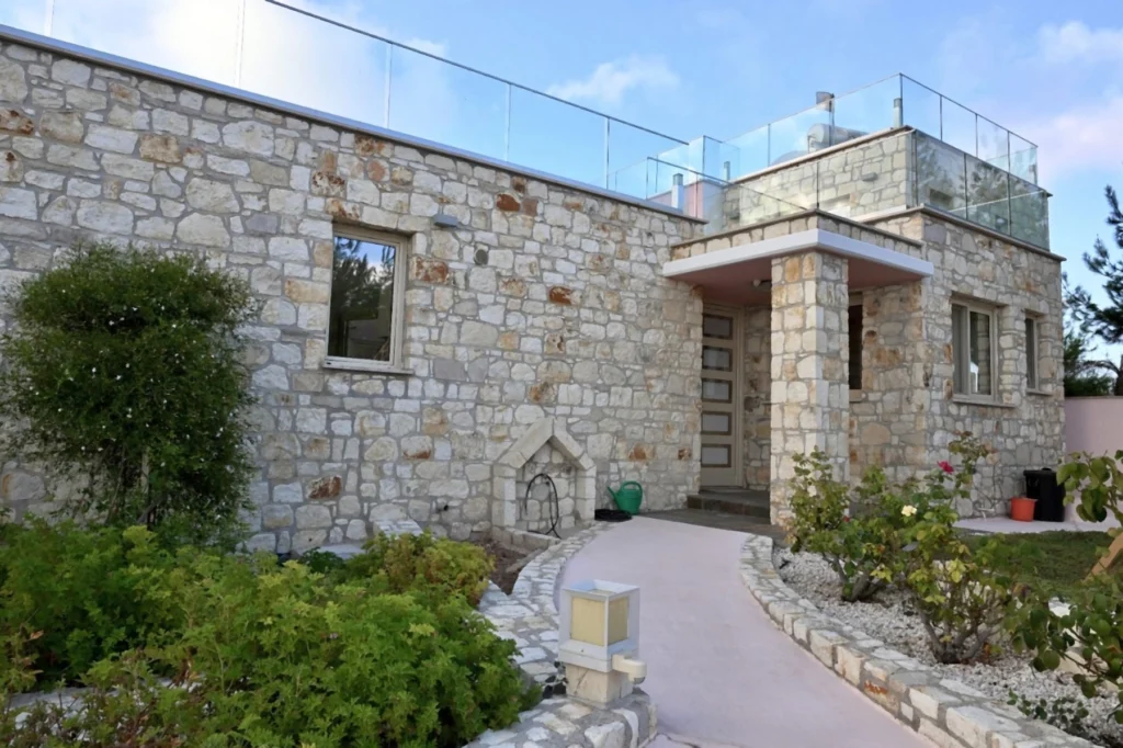 5 Bedroom House for Sale in Kathikas, Paphos District
