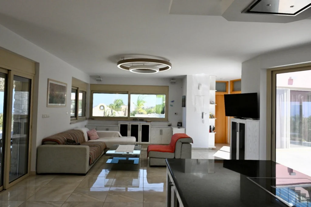 5 Bedroom House for Sale in Kathikas, Paphos District