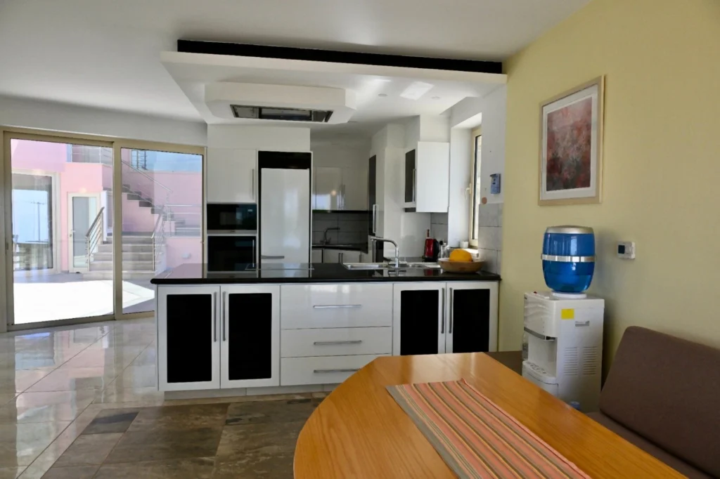 5 Bedroom House for Sale in Kathikas, Paphos District