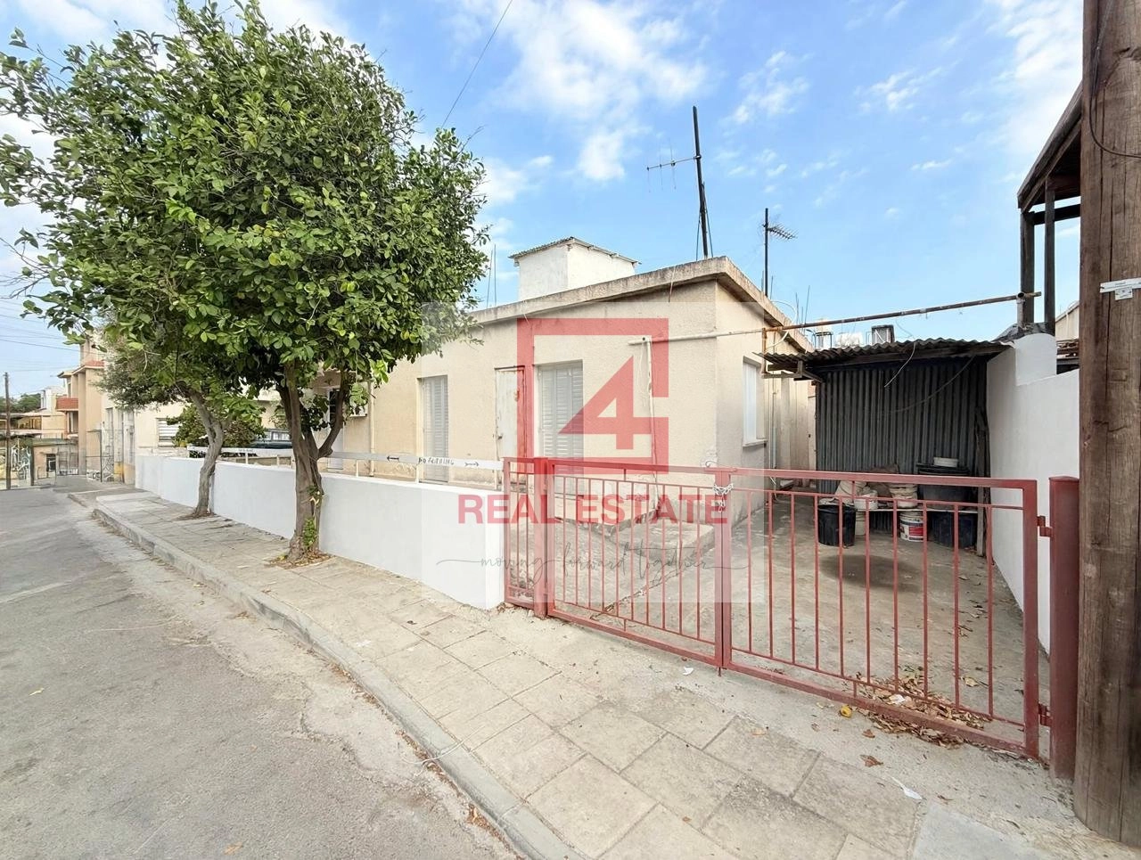 240m² Plot for Sale