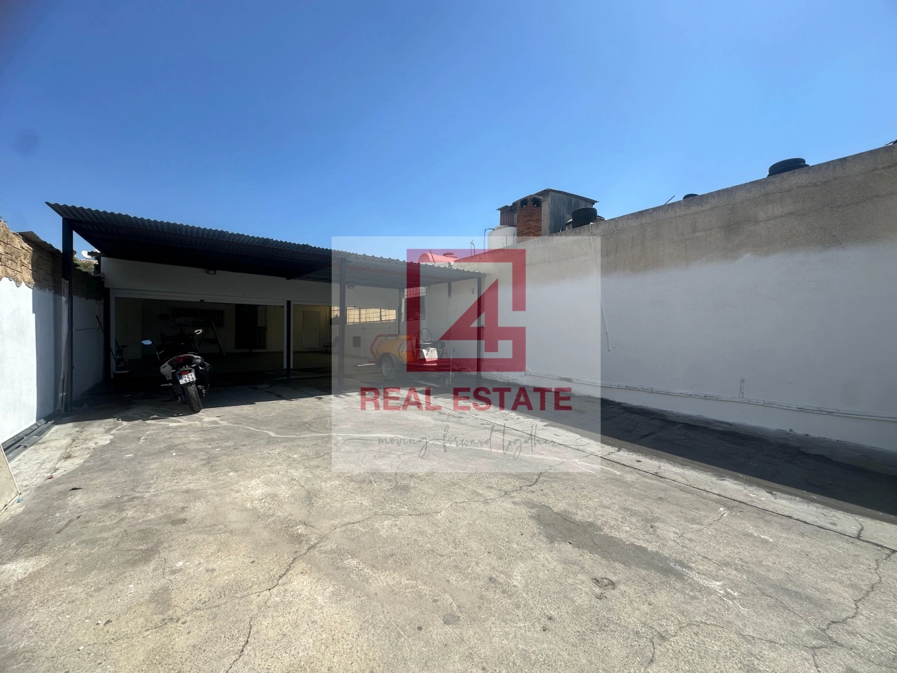 135m² Building for Rent