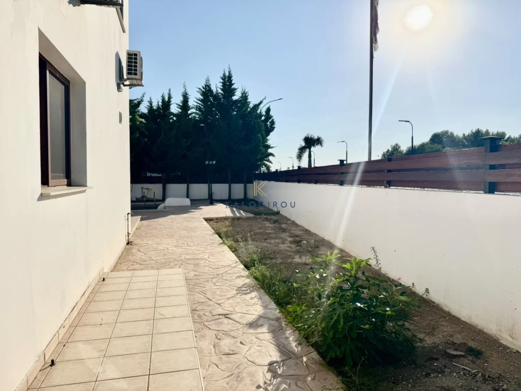 5 Bedroom House for Sale in Dhekelia, Larnaca District