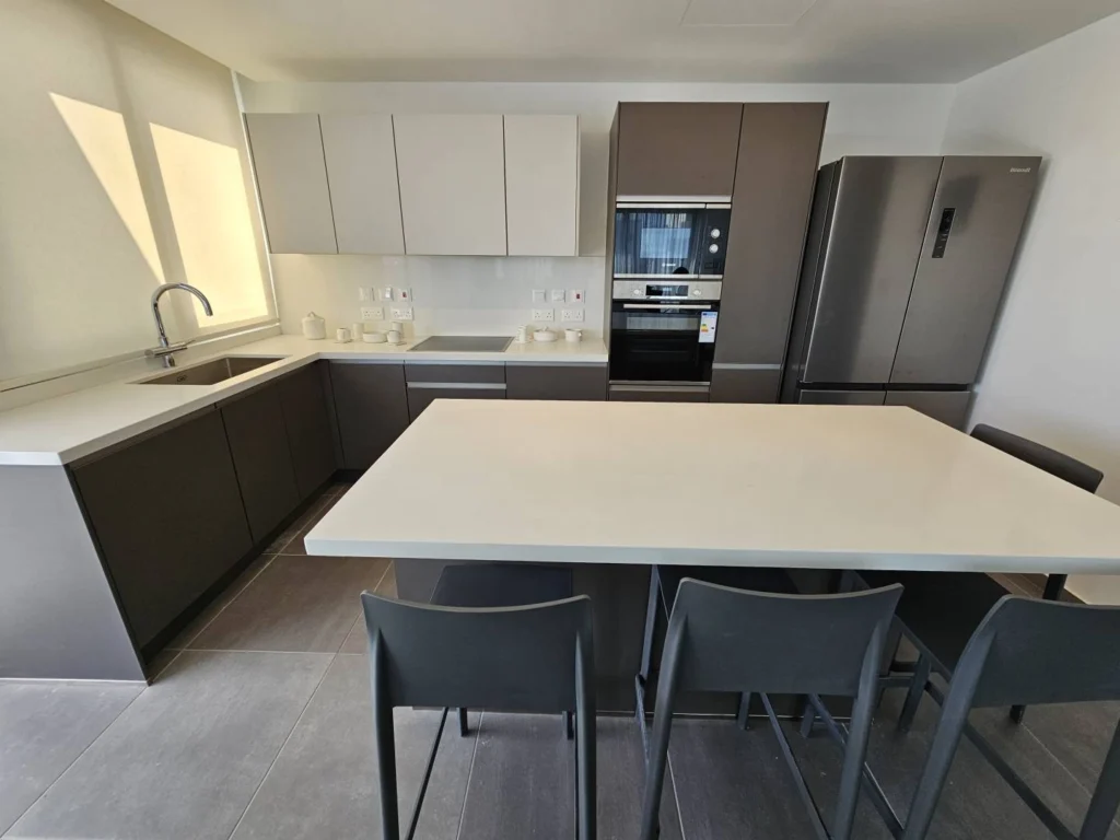 4 Bedroom Apartment for Sale