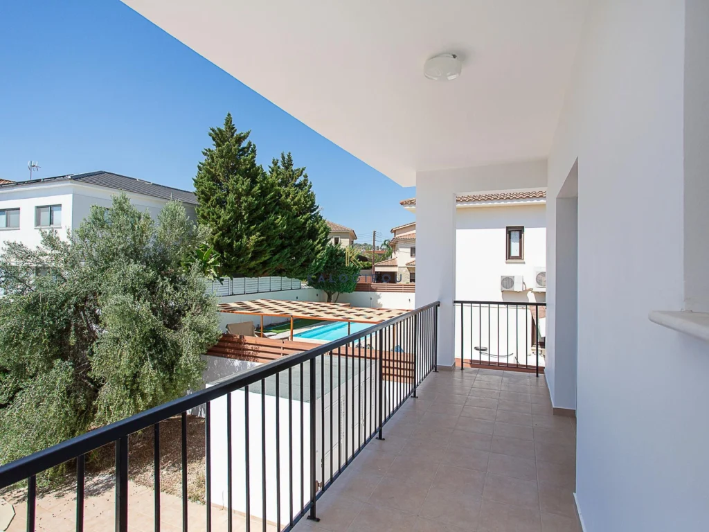 318m² House for Sale in Aradippou, Larnaca District