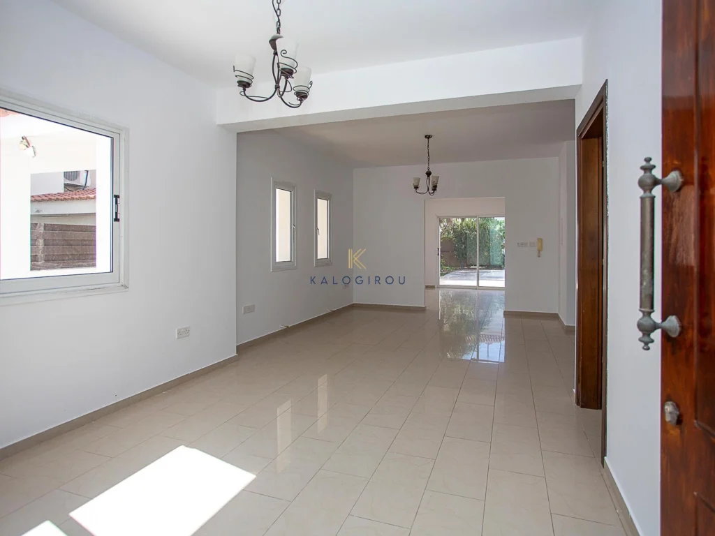 318m² House for Sale in Aradippou, Larnaca District