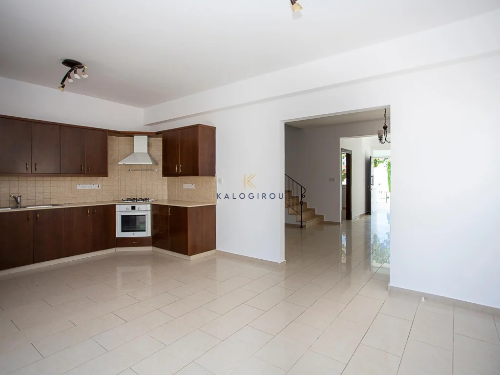 318m² House for Sale in Aradippou, Larnaca District