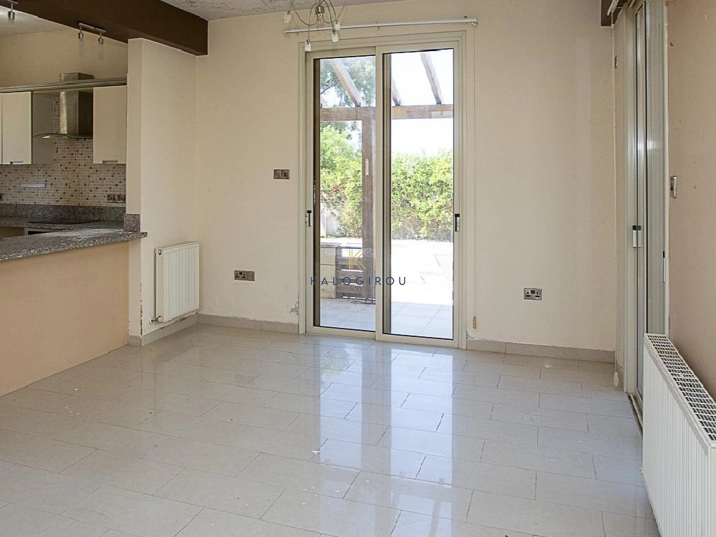 3 Bedroom House for Sale in Pervolia Larnacas