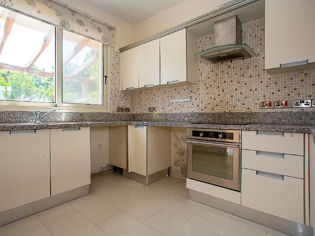 3 Bedroom House for Sale in Pervolia Larnacas