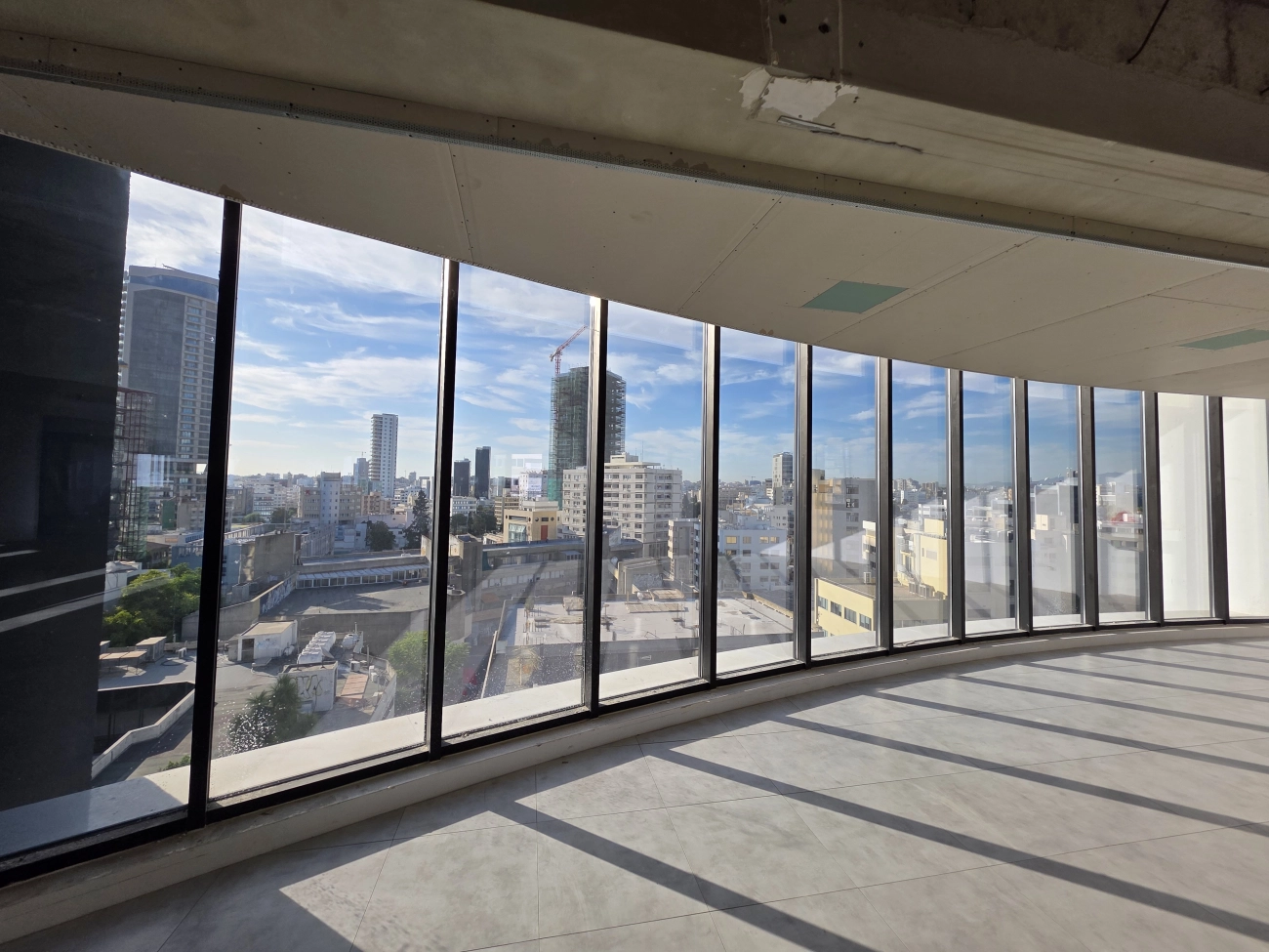 350m² Office for Rent