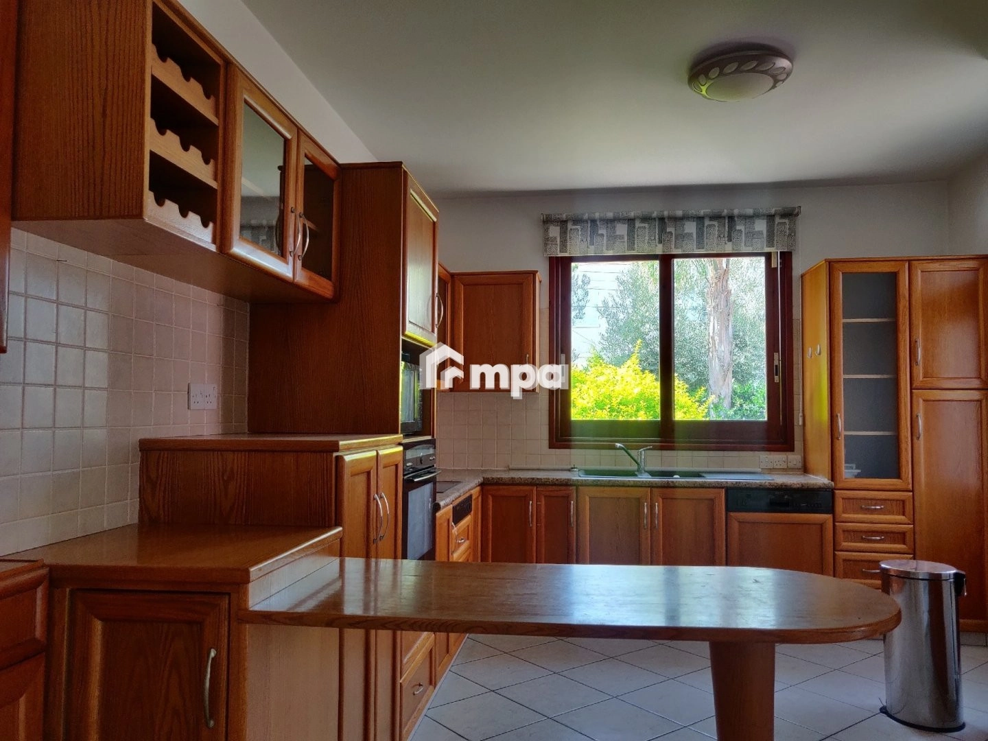 5 Bedroom House for Rent in Agios Dometios, Nicosia District
