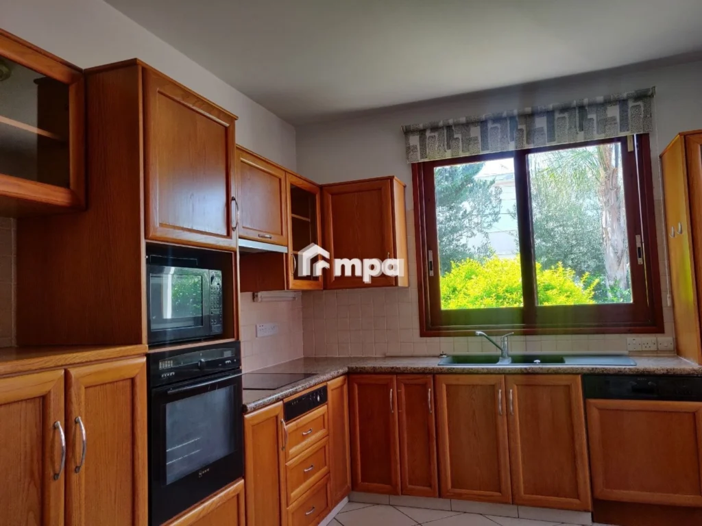 5 Bedroom House for Rent in Agios Dometios, Nicosia District