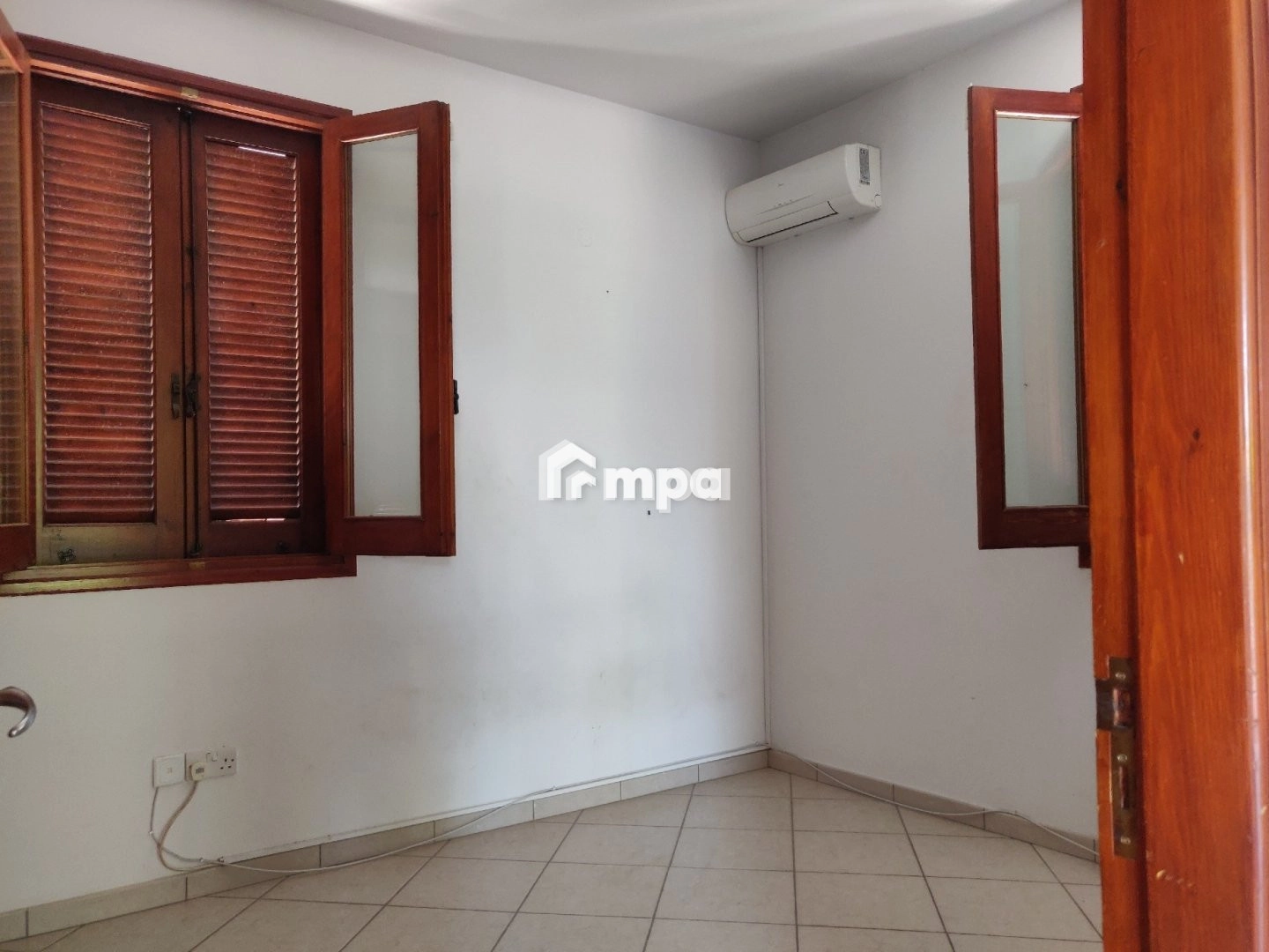 5 Bedroom House for Rent in Agios Dometios, Nicosia District