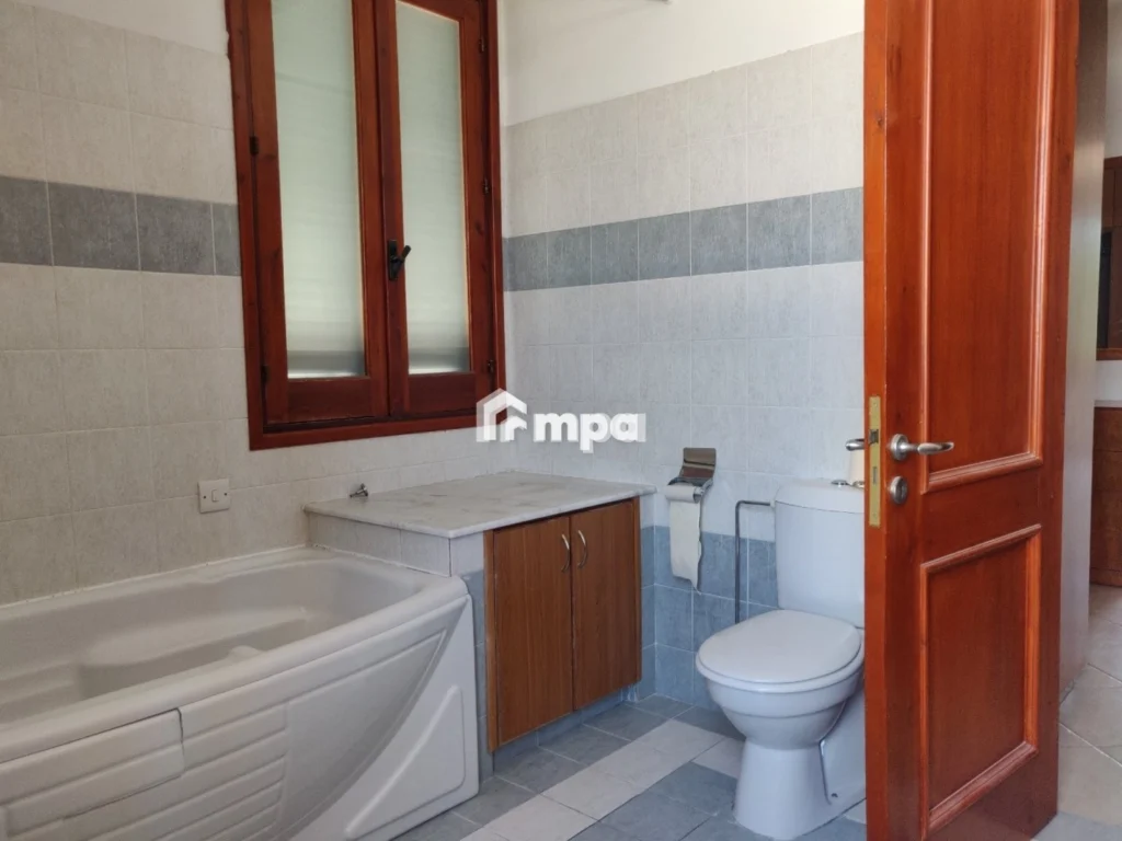 5 Bedroom House for Rent in Agios Dometios, Nicosia District