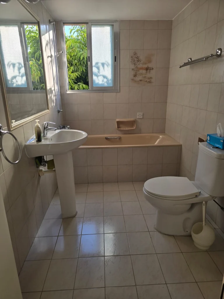 135m² Office for Rent in Limassol – Katholiki