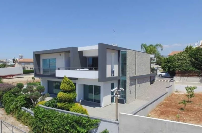 5 Bedroom House for Sale in Limassol – Linopetra