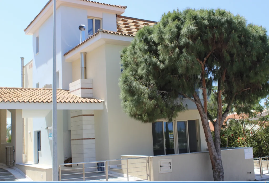 4 Bedroom House for Sale in Pegeia, Paphos District
