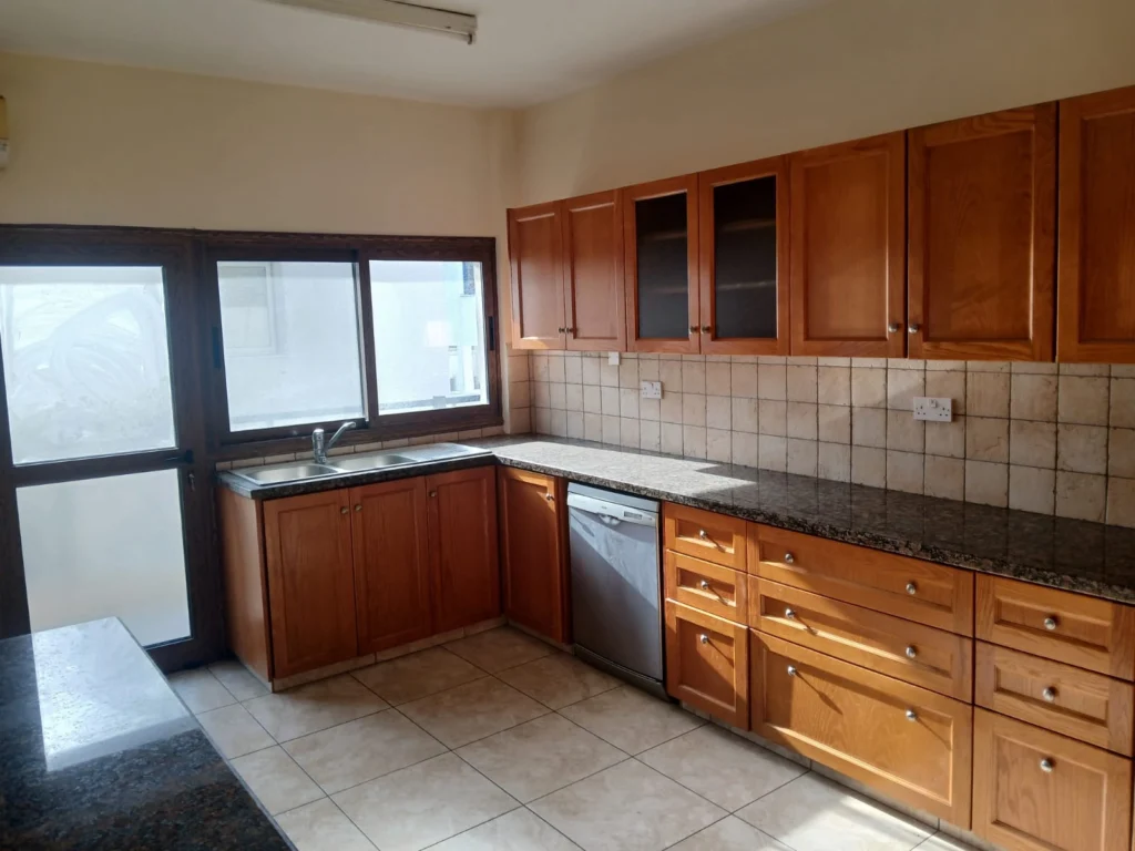 3 Bedroom Apartment for Rent in Paphos – Agios Theodoros