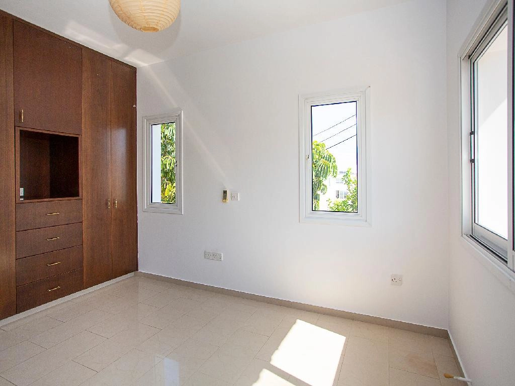 6+ Bedroom House for Sale in Aradippou, Larnaca District