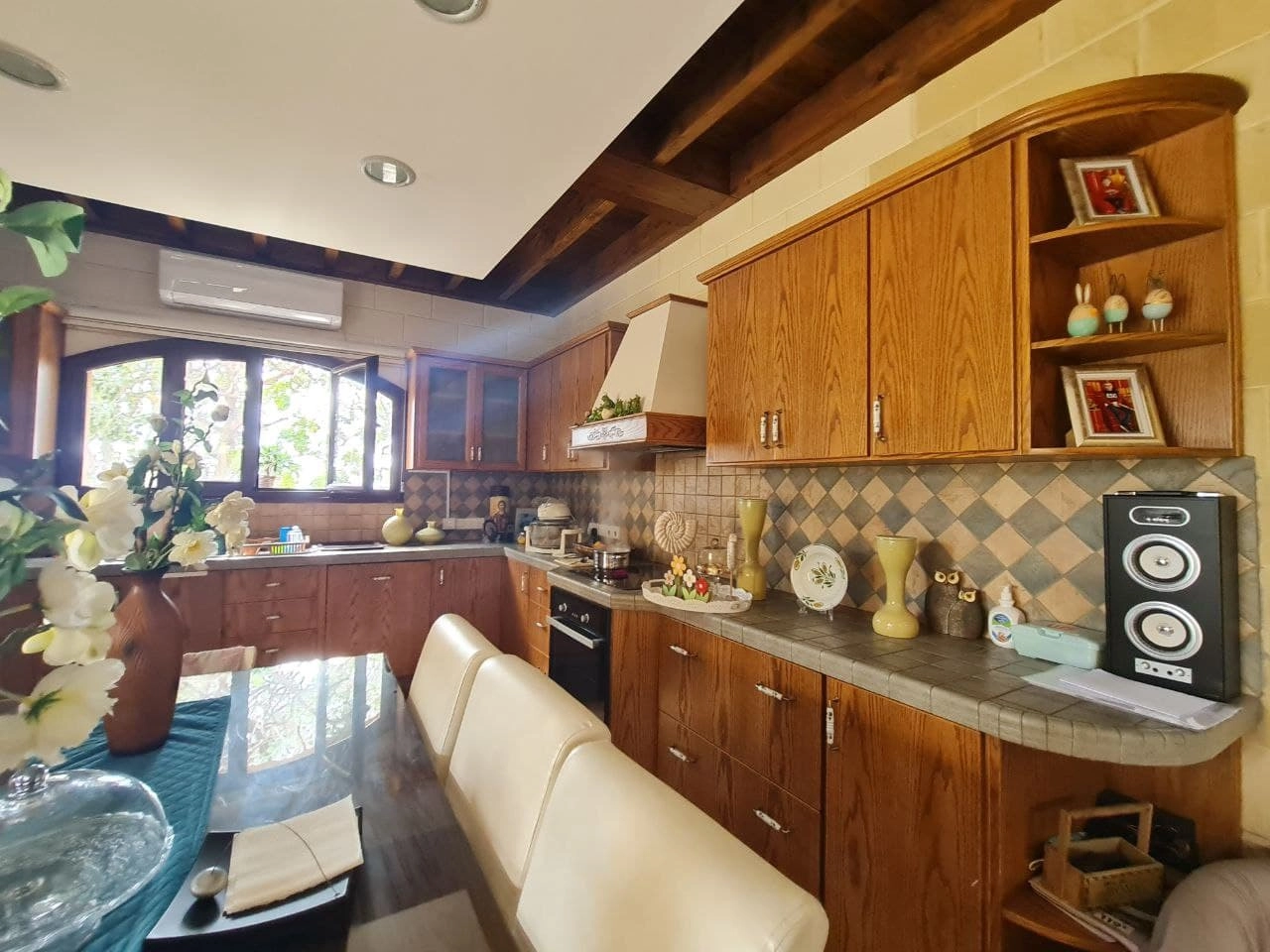 6+ Bedroom House for Rent in Episkopi, Limassol District