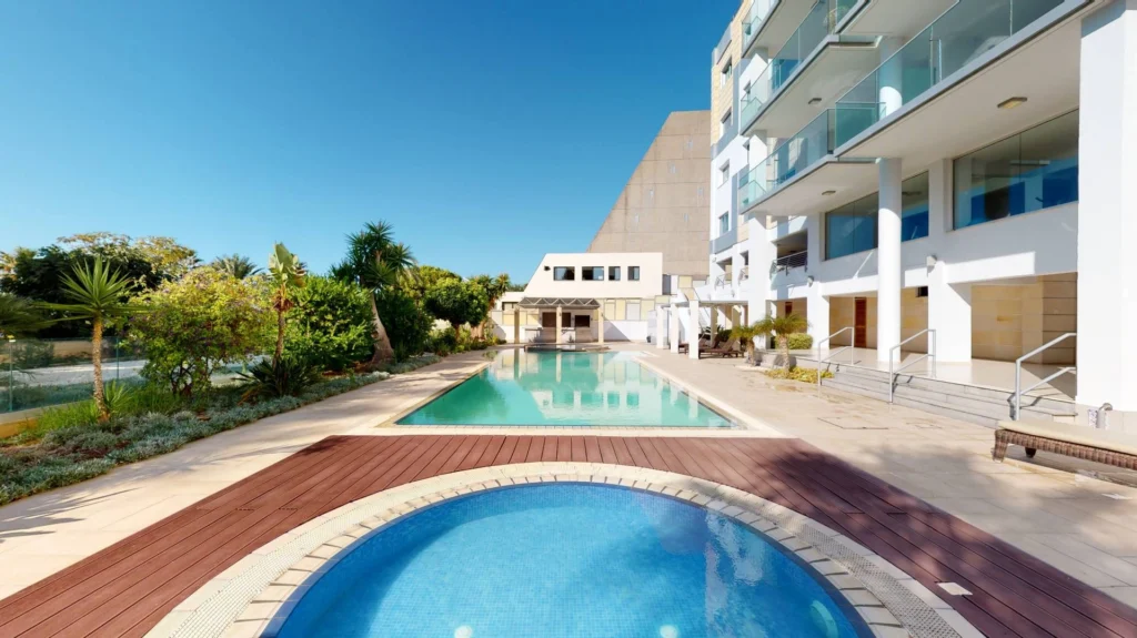 4 Bedroom Apartment for Sale in Agios Tychonas, Limassol District