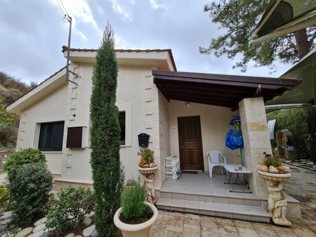 2 Bedroom House for Sale in Kellaki, Limassol District