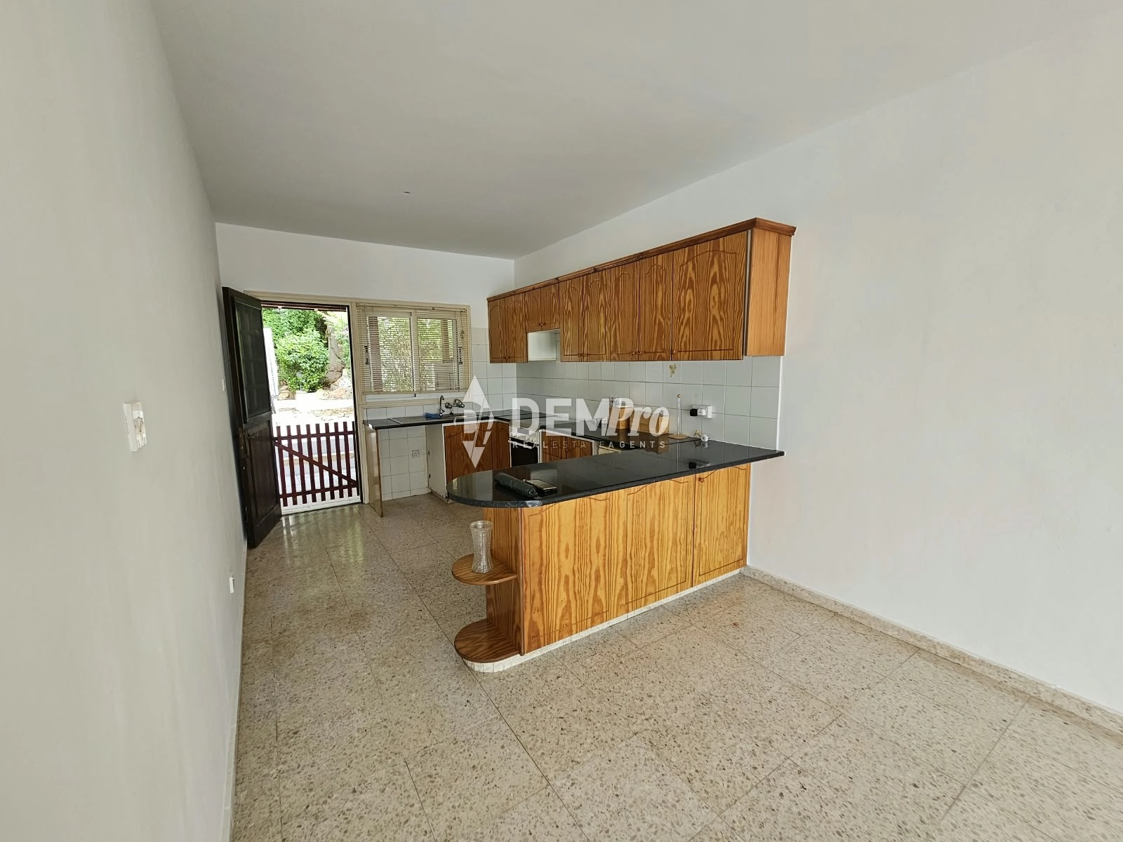 4 Bedroom House for Sale in Chlorakas, Paphos District