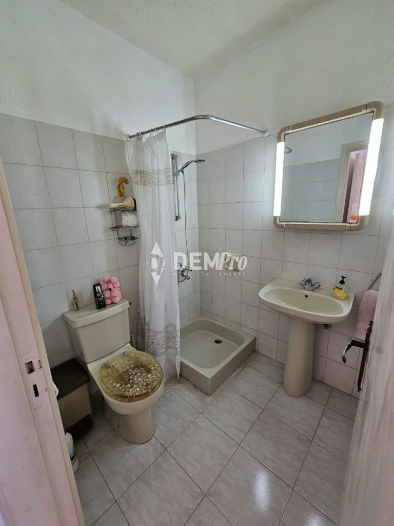 4 Bedroom House for Sale in Chlorakas, Paphos District