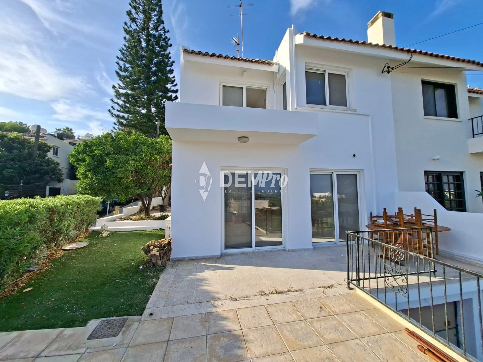 4 Bedroom House for Sale in Chlorakas, Paphos District