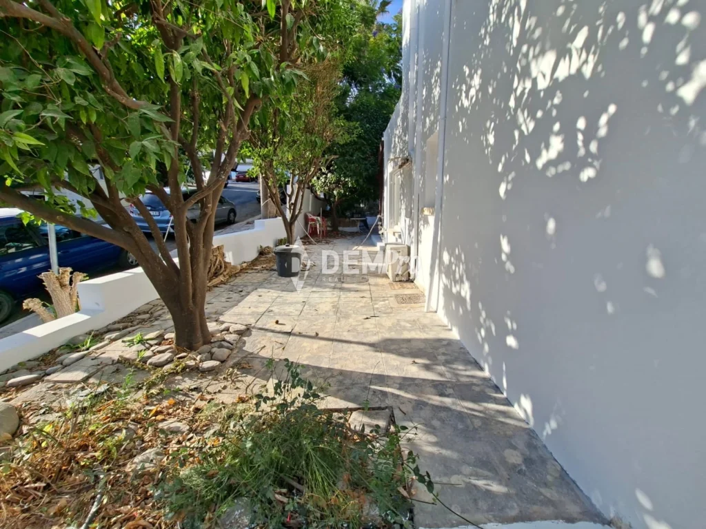 4 Bedroom House for Sale in Chlorakas, Paphos District