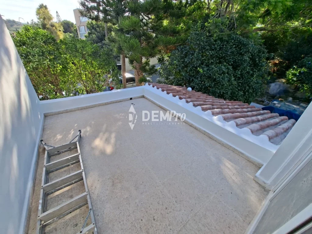 4 Bedroom House for Sale in Chlorakas, Paphos District