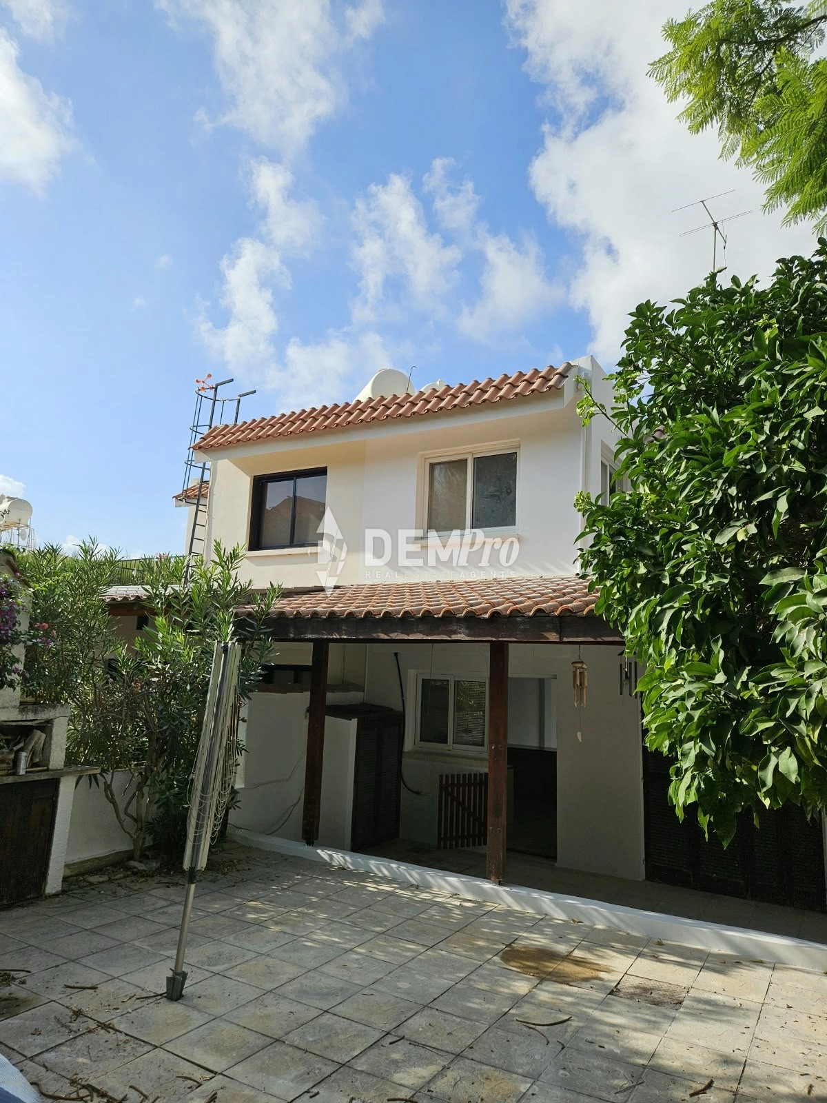 4 Bedroom House for Sale in Chlorakas, Paphos District