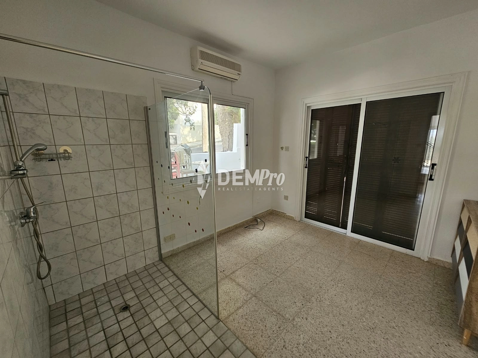 4 Bedroom House for Sale in Chlorakas, Paphos District