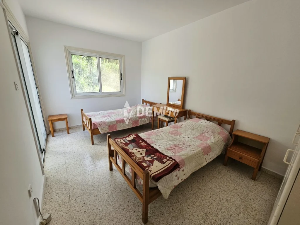4 Bedroom House for Sale in Chlorakas, Paphos District