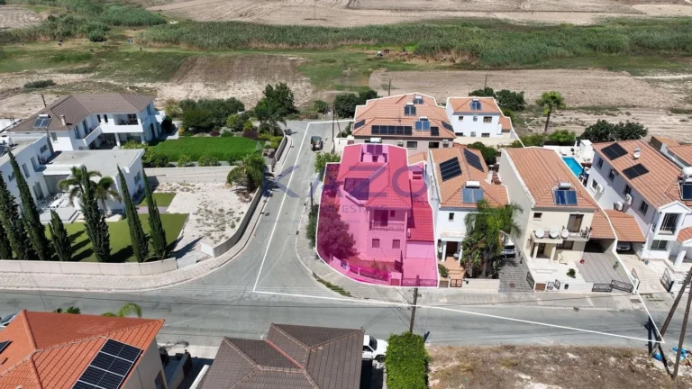 4 Bedroom House for Sale in Aradippou, Larnaca District