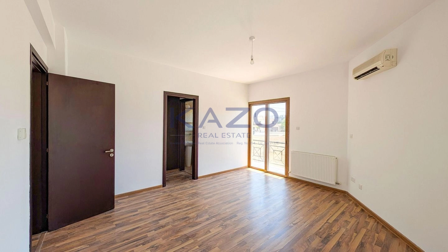 4 Bedroom House for Sale in Aradippou, Larnaca District