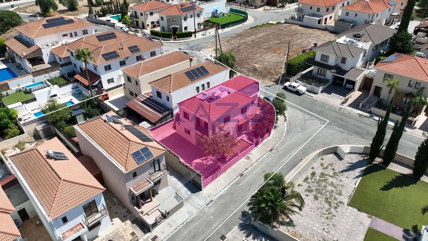 4 Bedroom House for Sale in Aradippou, Larnaca District